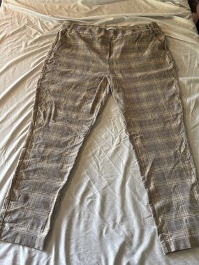 Penningtons Plaid in Beige and Gray